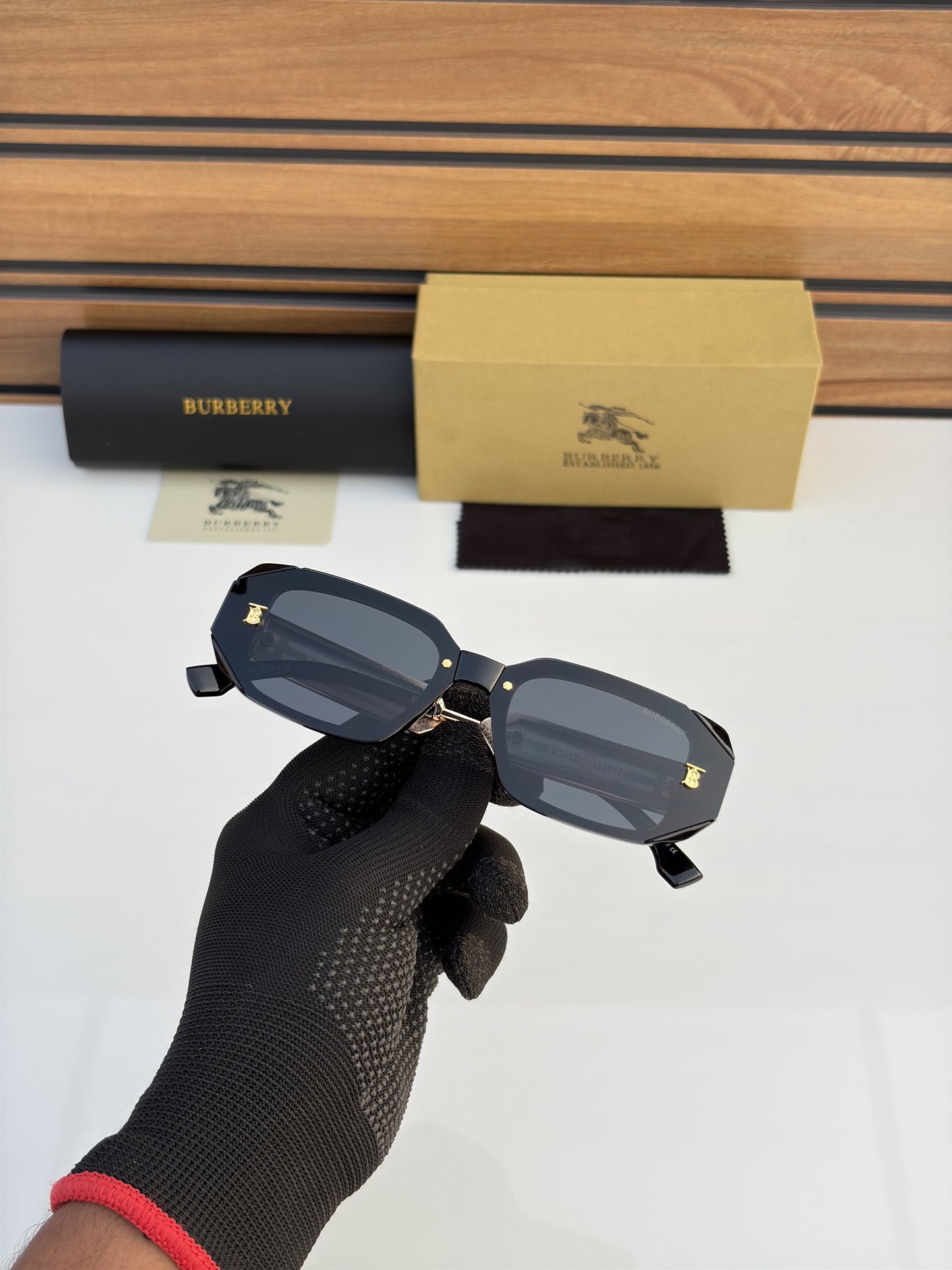 Burberr.y 8311 full black