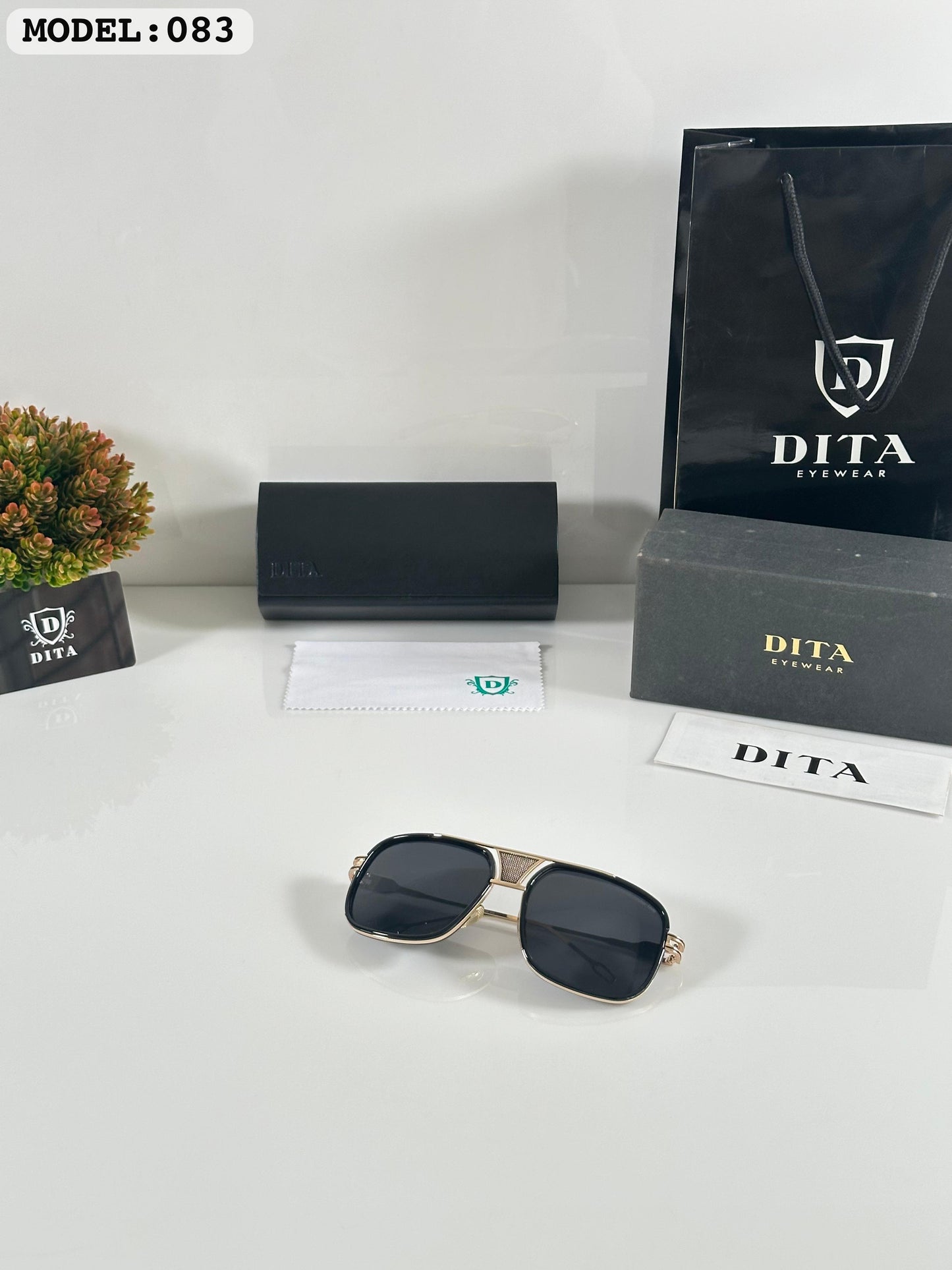 DITA 083 Gold/Black