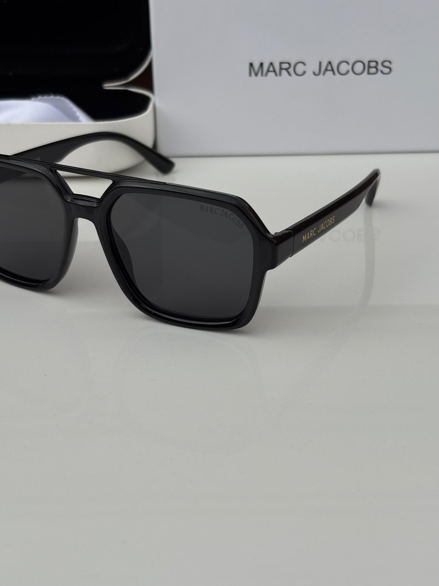Marcc Jacobss 3621 Black