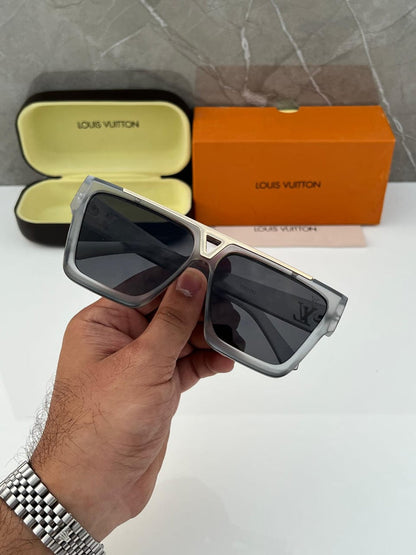 Louis_Vuitton 1502 Grey