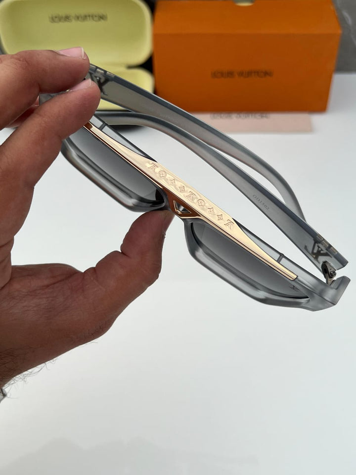 Louis_Vuitton 1502 Grey