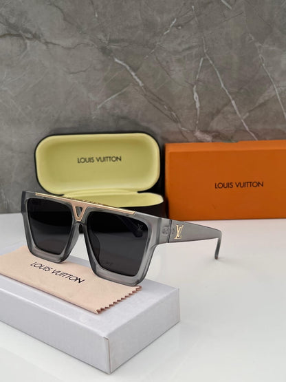 Louis_Vuitton 1502 Grey