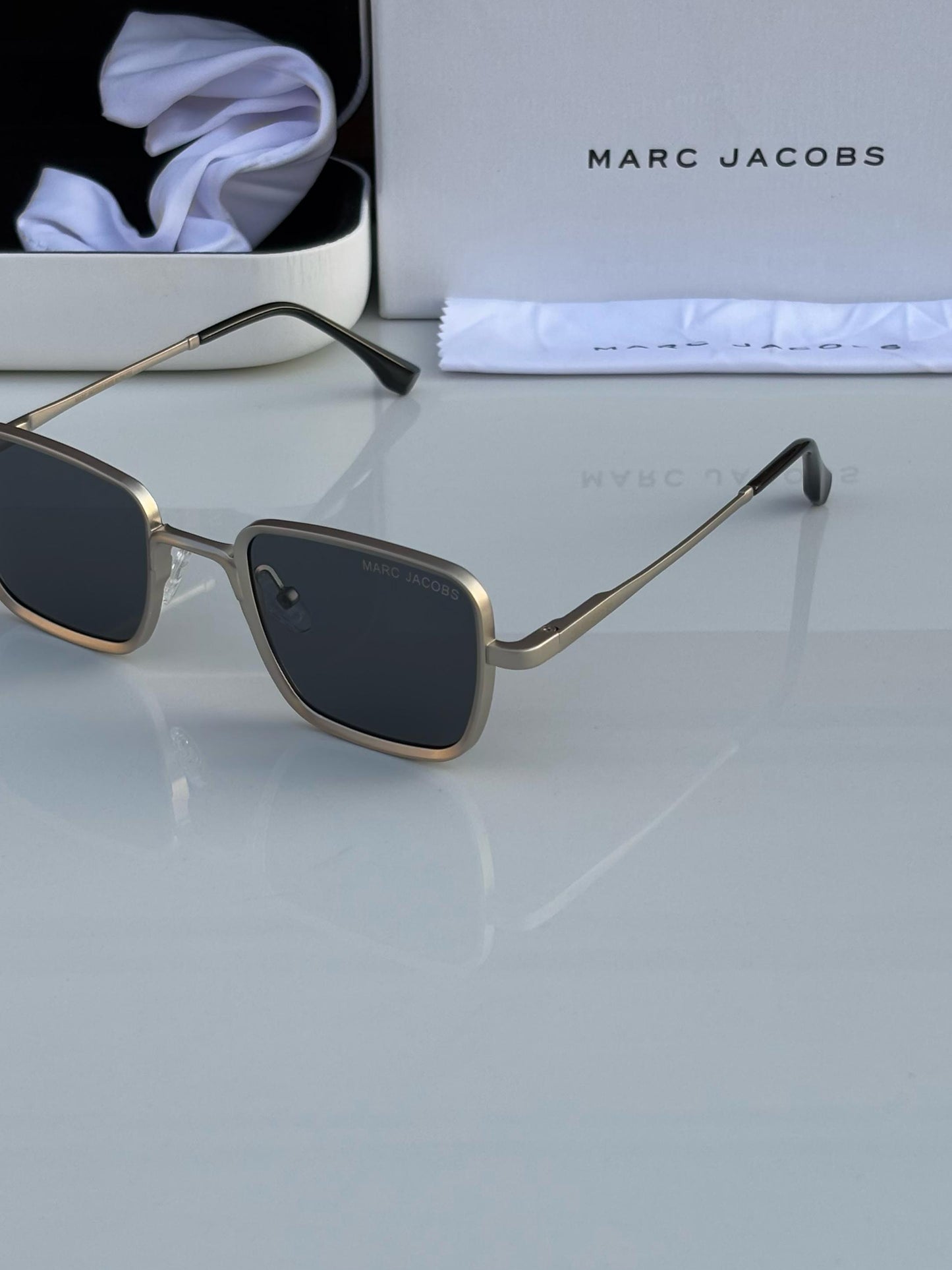 MARCC JACOBBS 507 SILVER BLACK