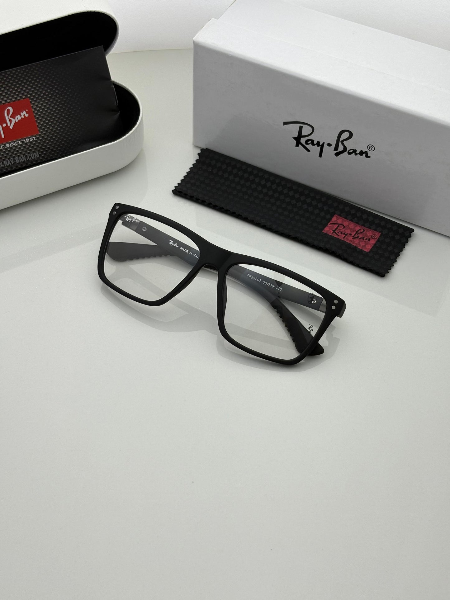 RB 25707 Black Plano