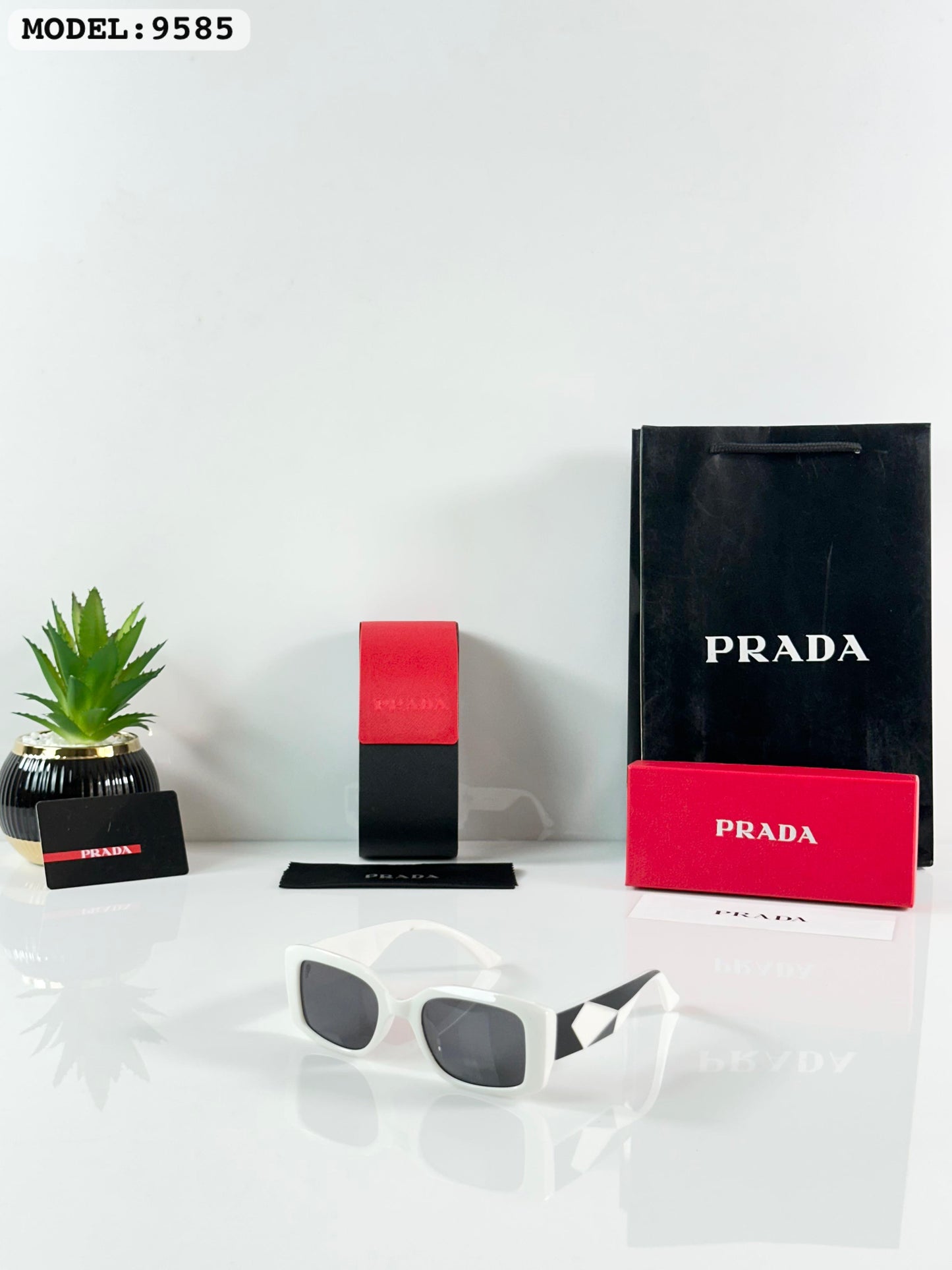 PRADAA WOMEN'S 9585 White/Black