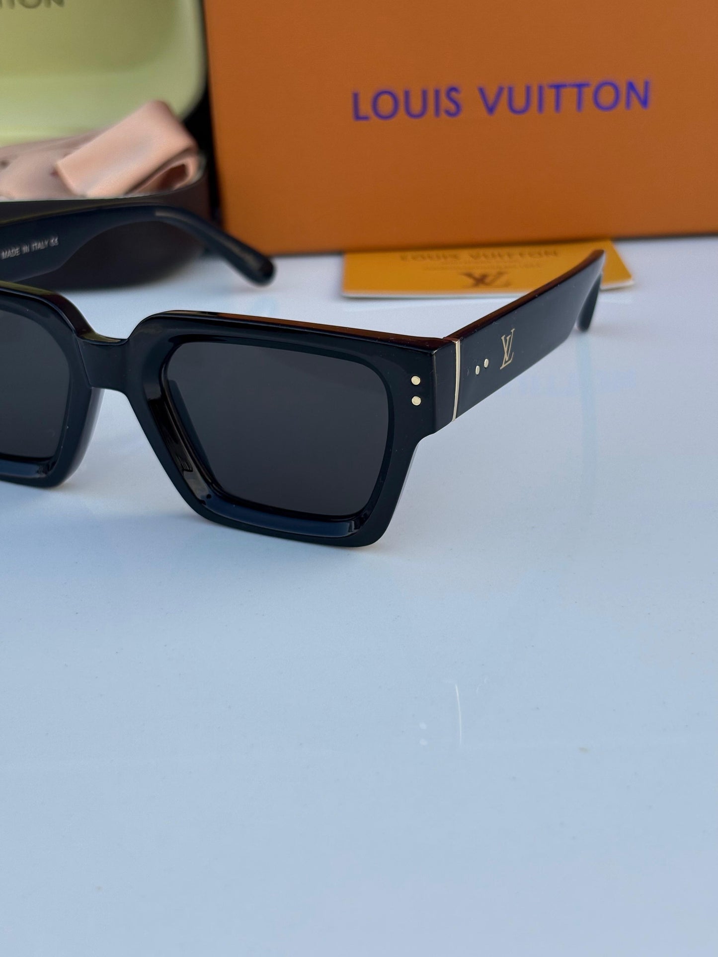Louiis Vuiiton 35104 Black