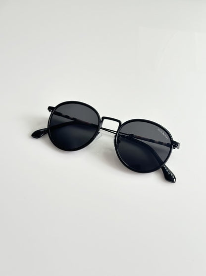 Burrberry Black Round 3324