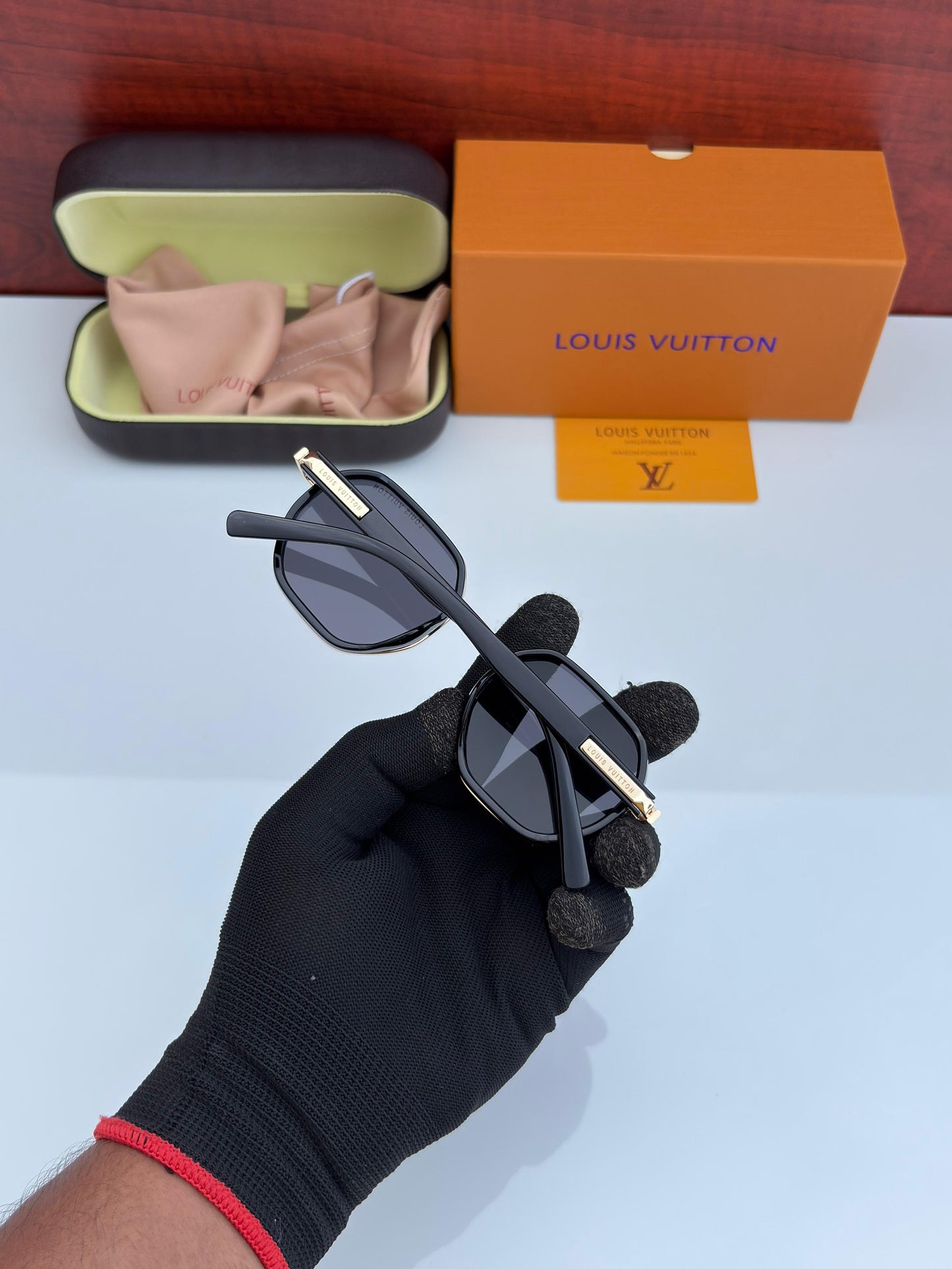 Louis Vuitton 2221 Gold