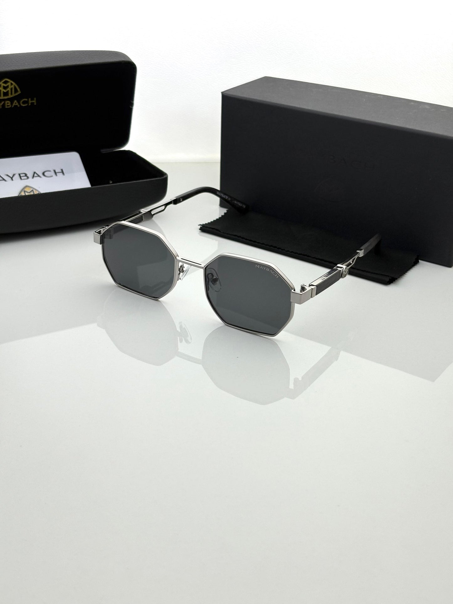 Maybachh 8157 Silver Metal