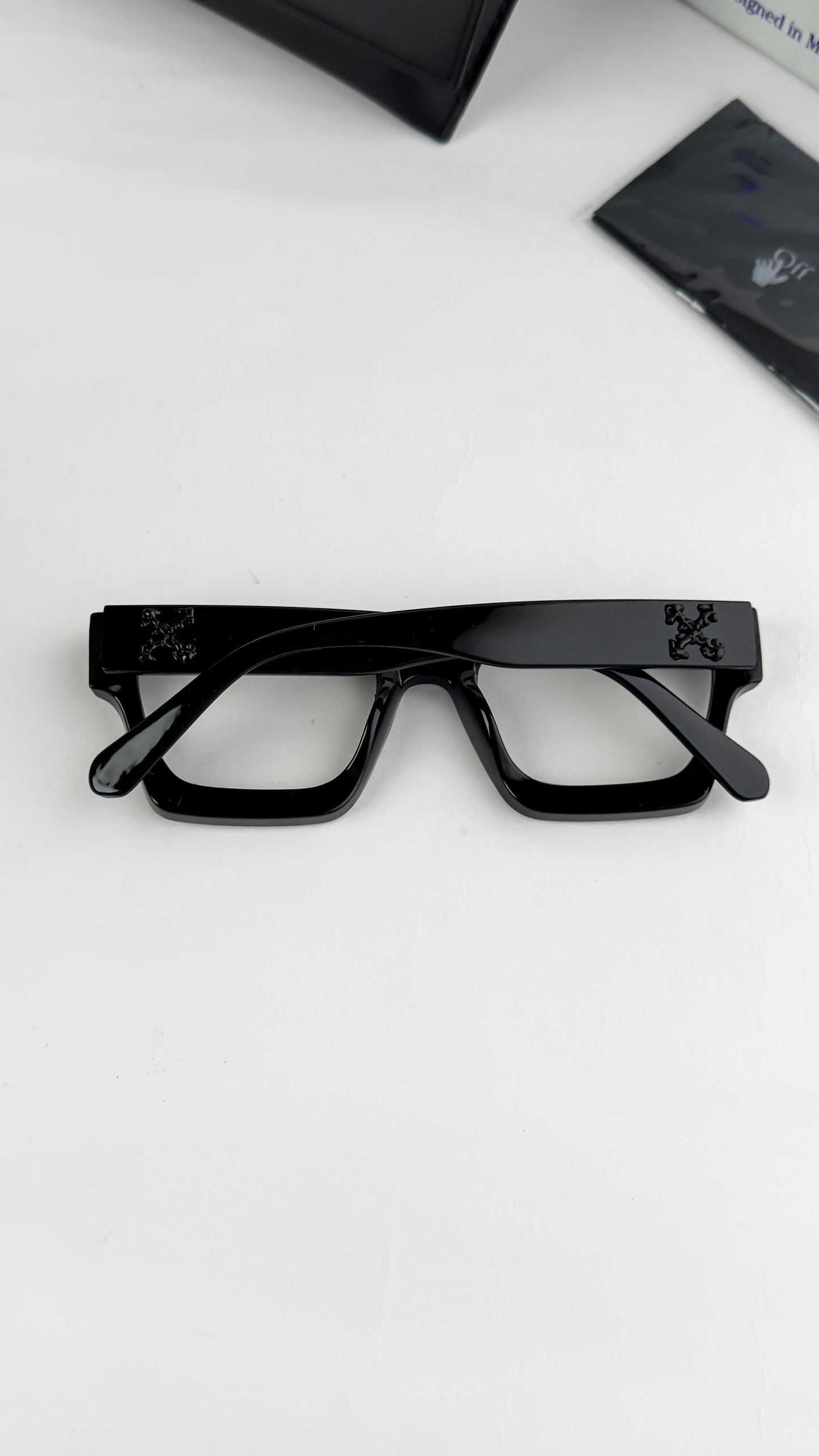 OFFF White 88995 Premiun Black Frame