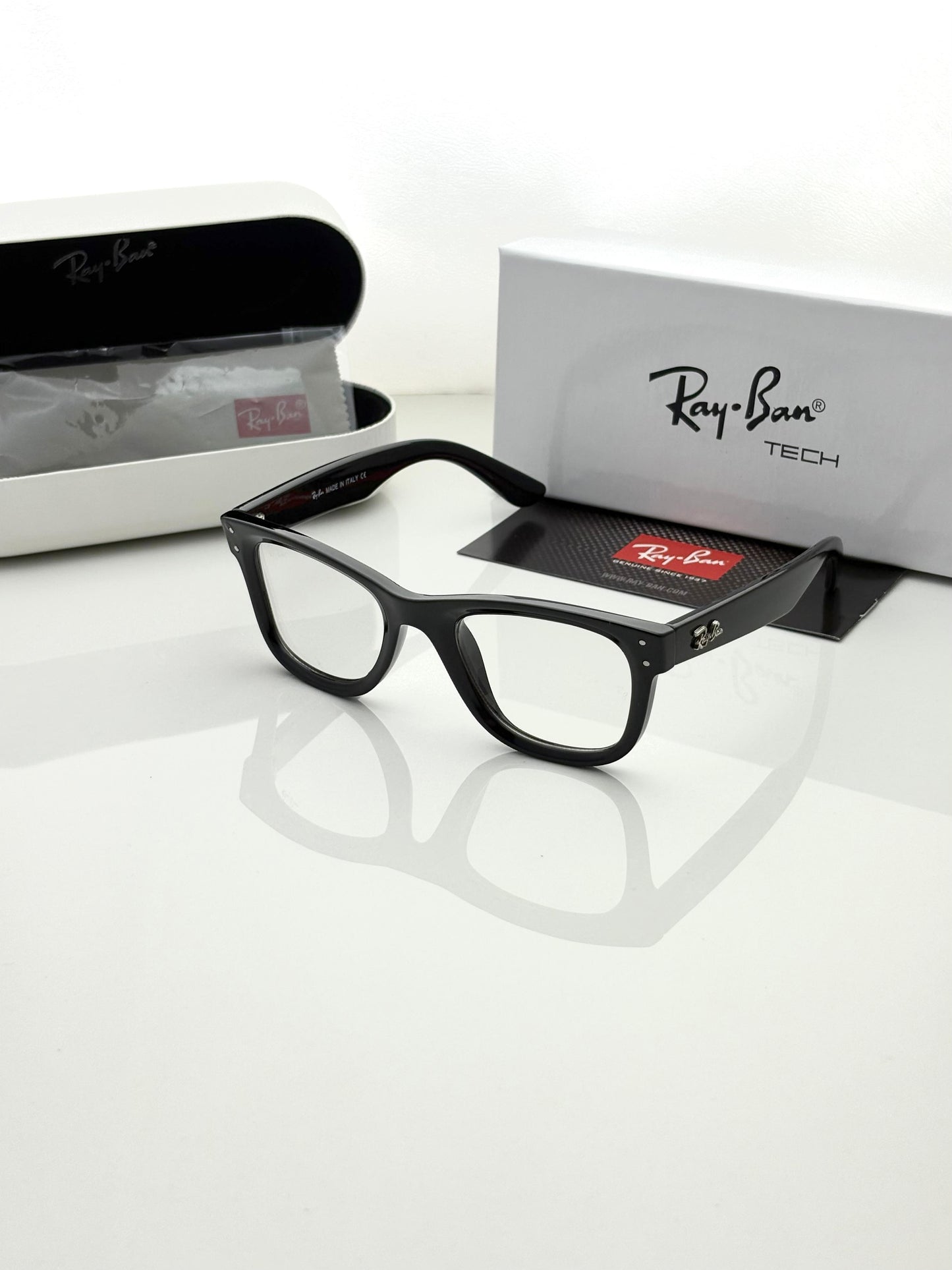 RB 0502 Reverse Black Frame