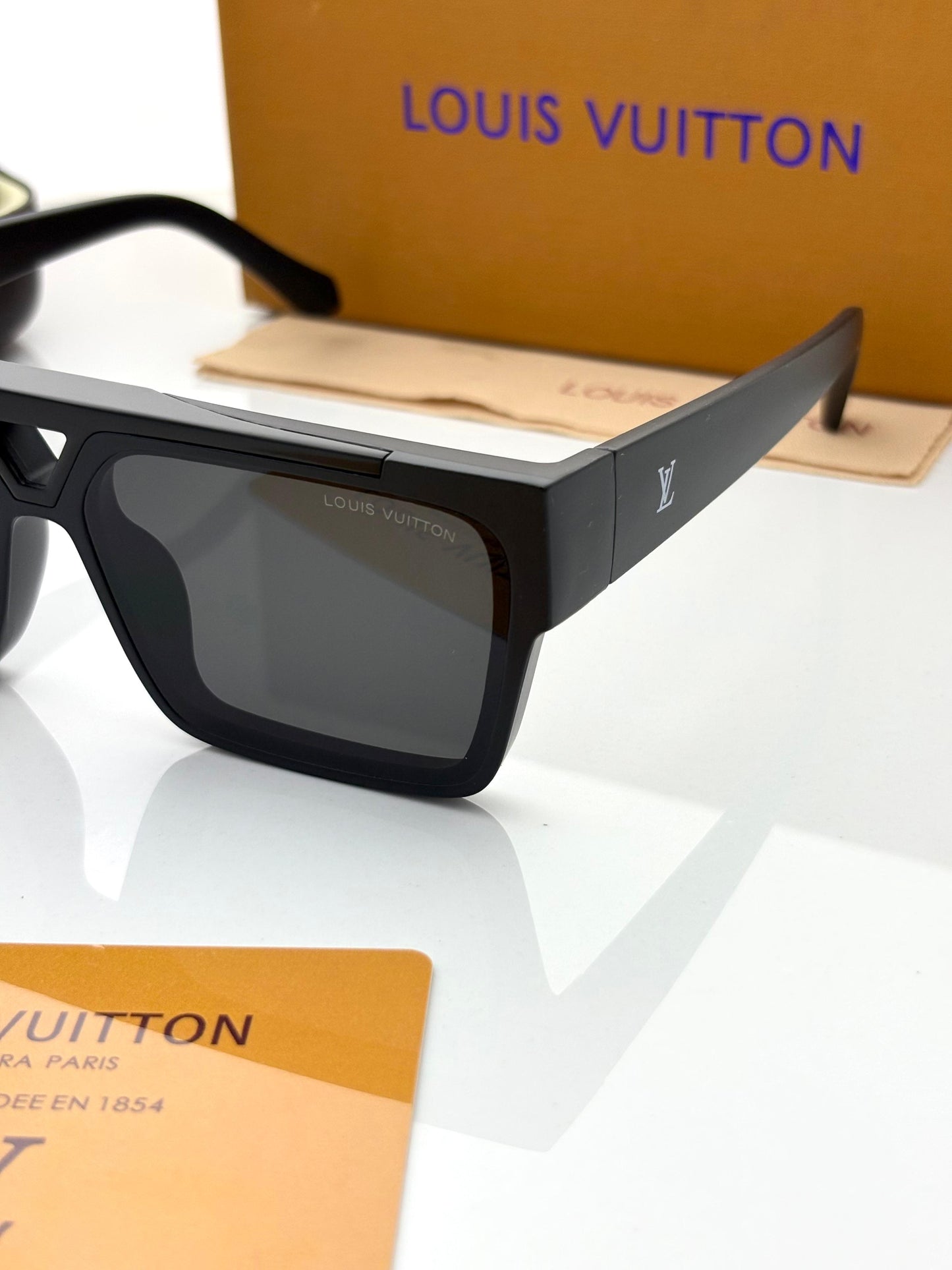 Louiis Vuiiton 98360 Black