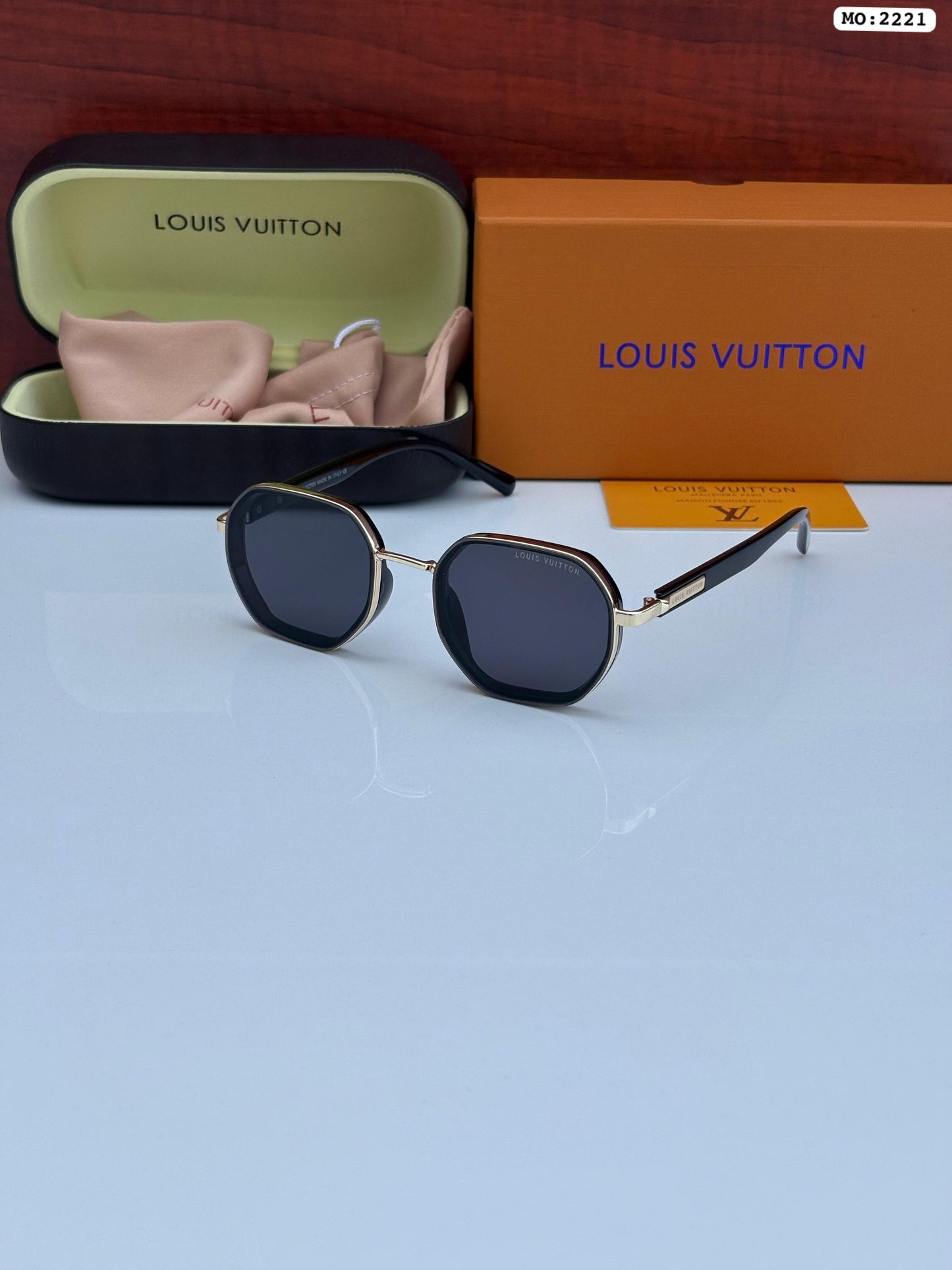 Louis Vuitton 2221 Gold