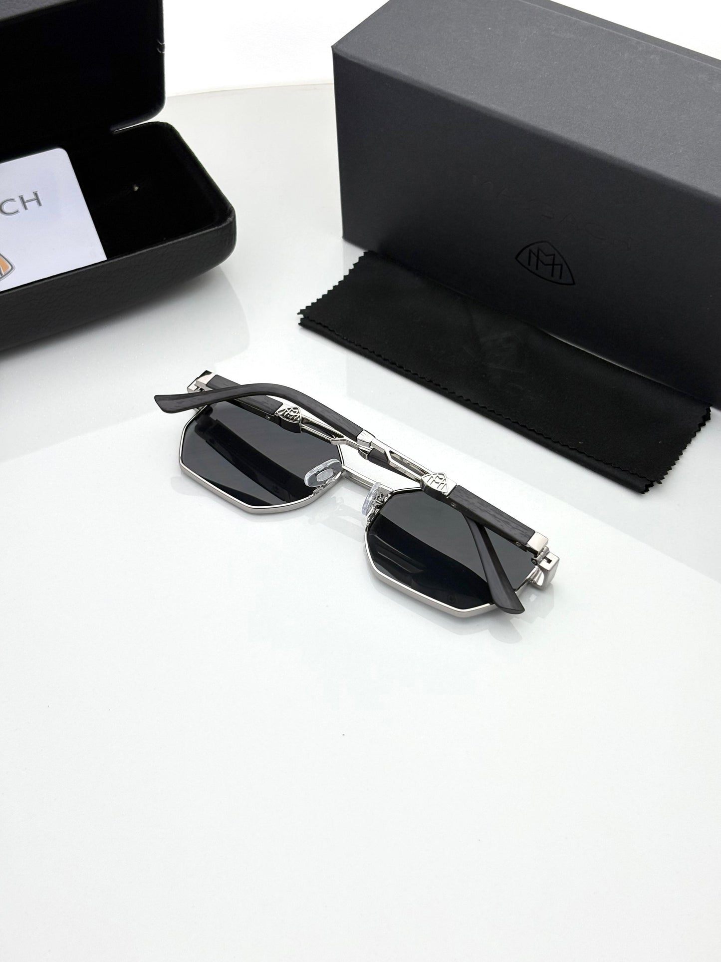 Maybachh 8157 Silver Metal