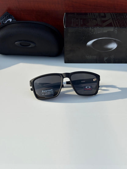 Oakley 6908 Black