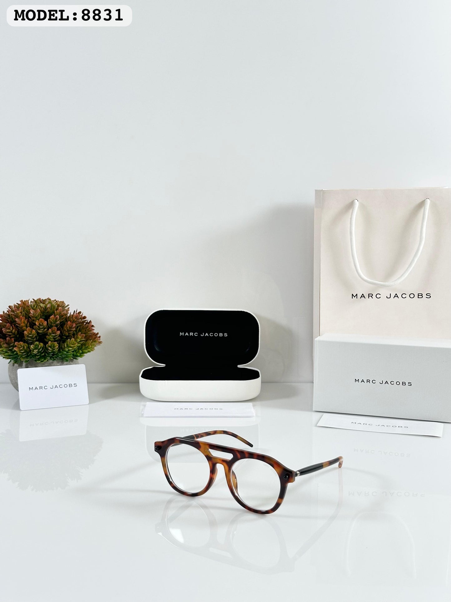 Marcc Jacobss 8831 Tiger Frames