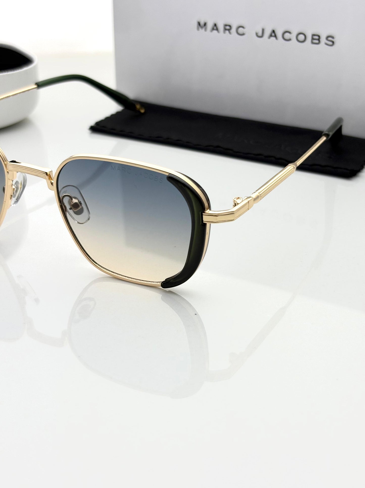 Marcc Jacobss 429Gold