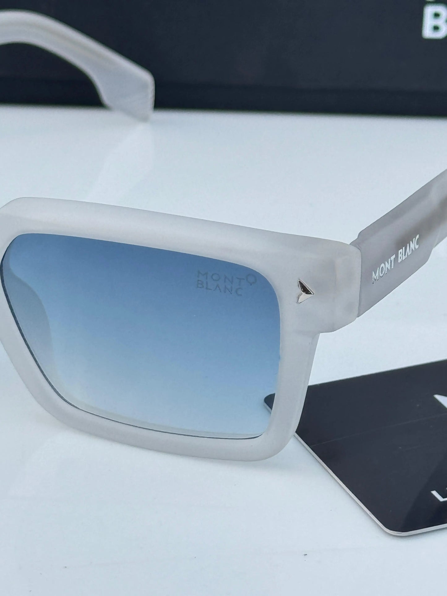 Montt Blanc 335 Ice Blue