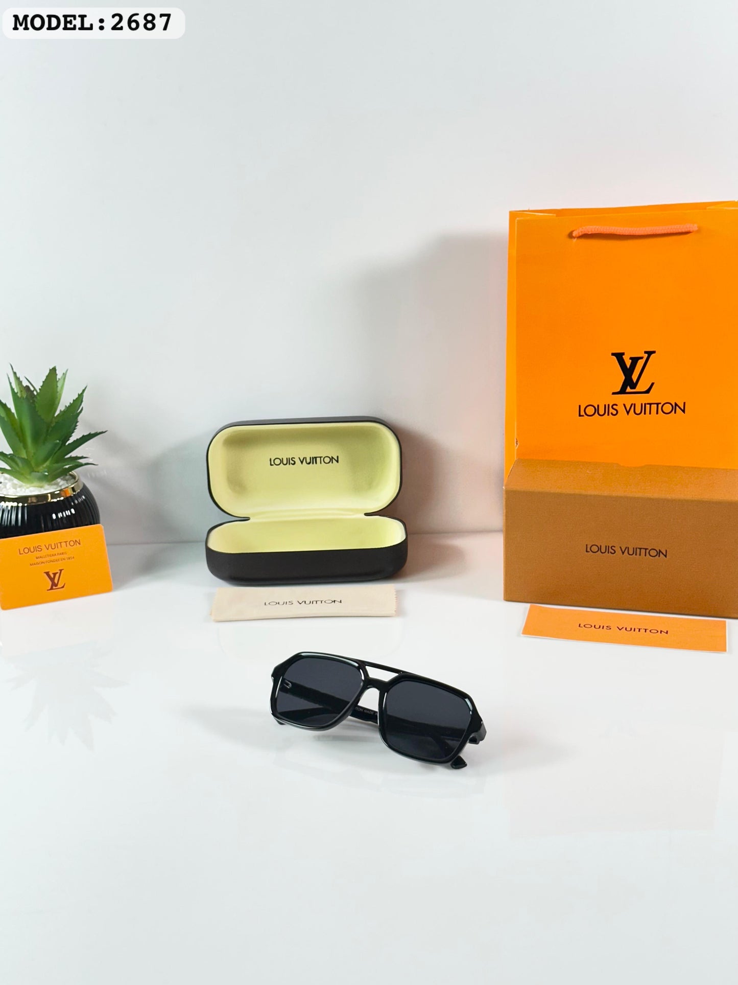 Louis Vuiiton 2687 Black