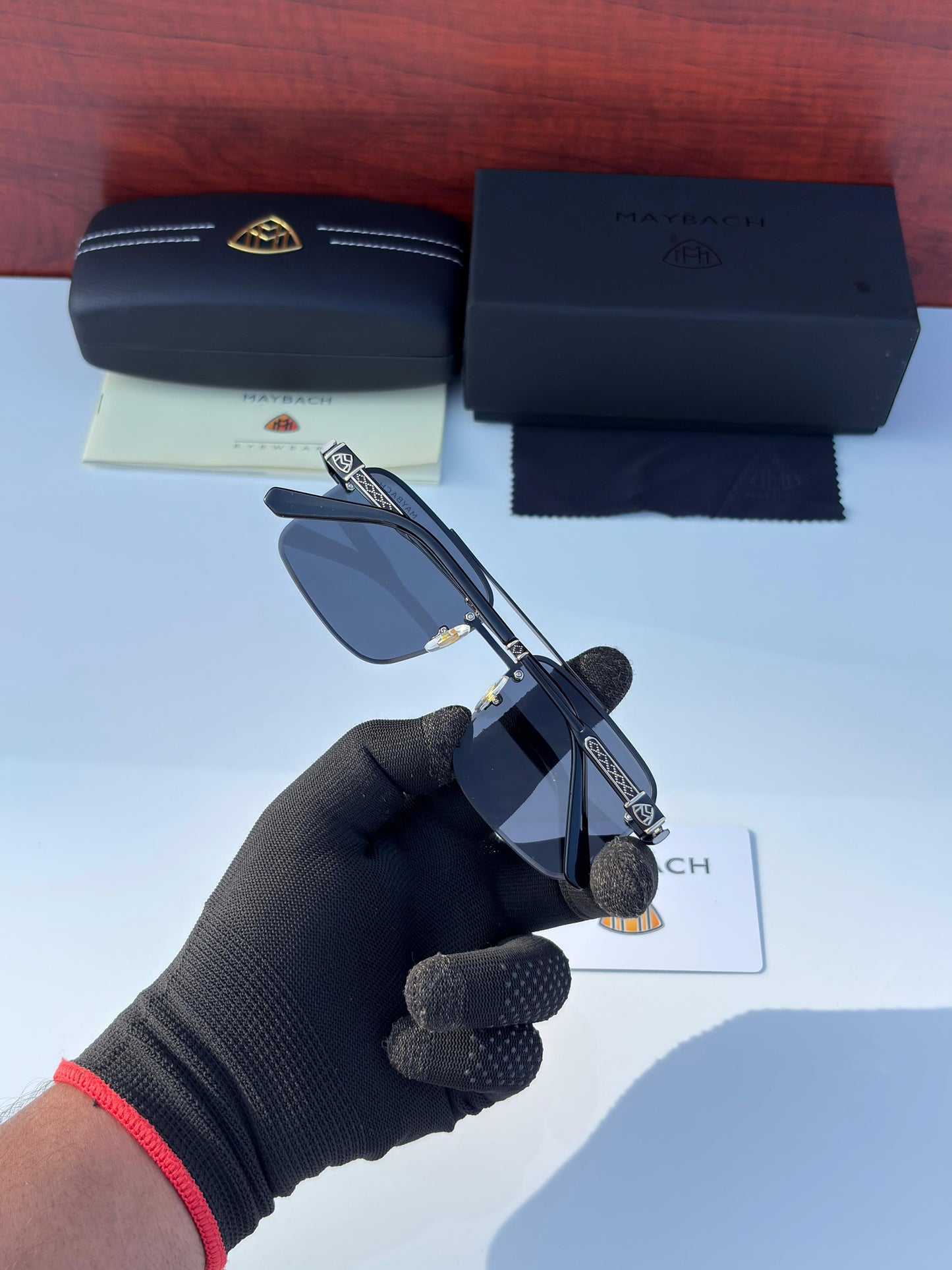 Maybach 880 Gold Black