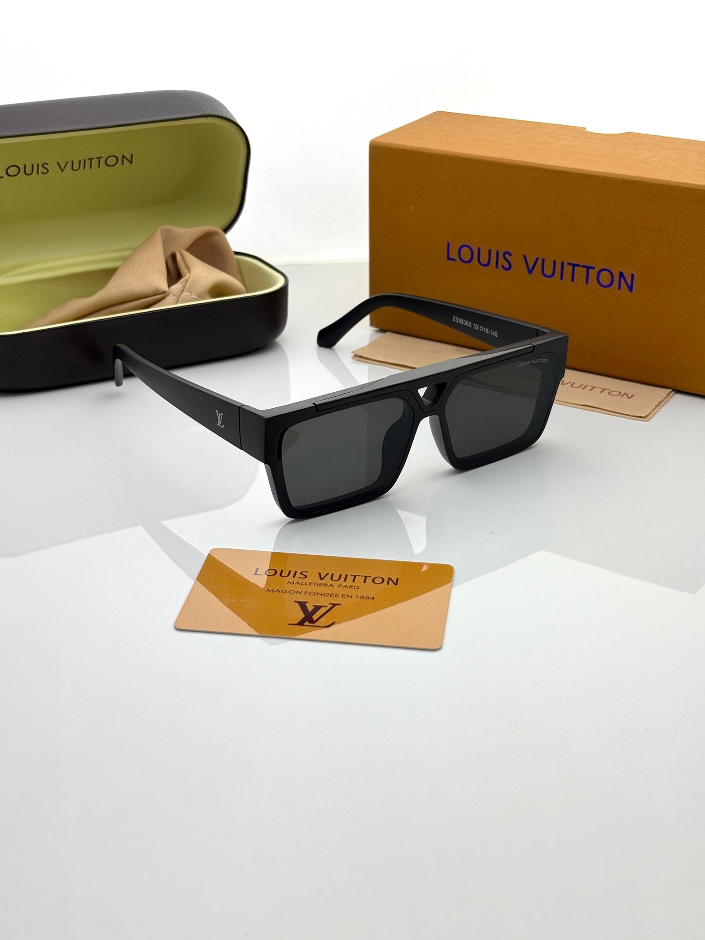 Louiis Vuiiton 98360 Black
