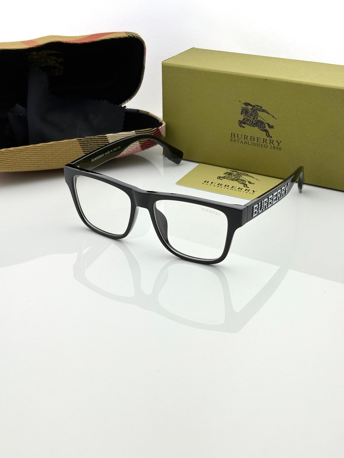 Burrberry Frame Black Plano