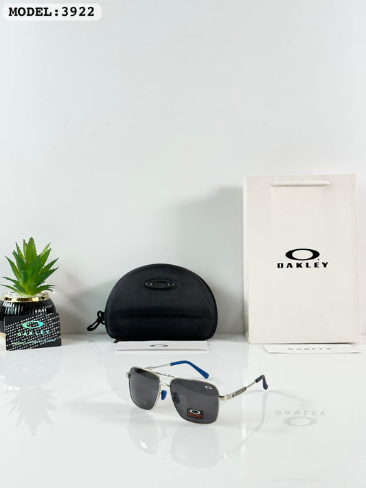 Oakleyy 3922 Silver