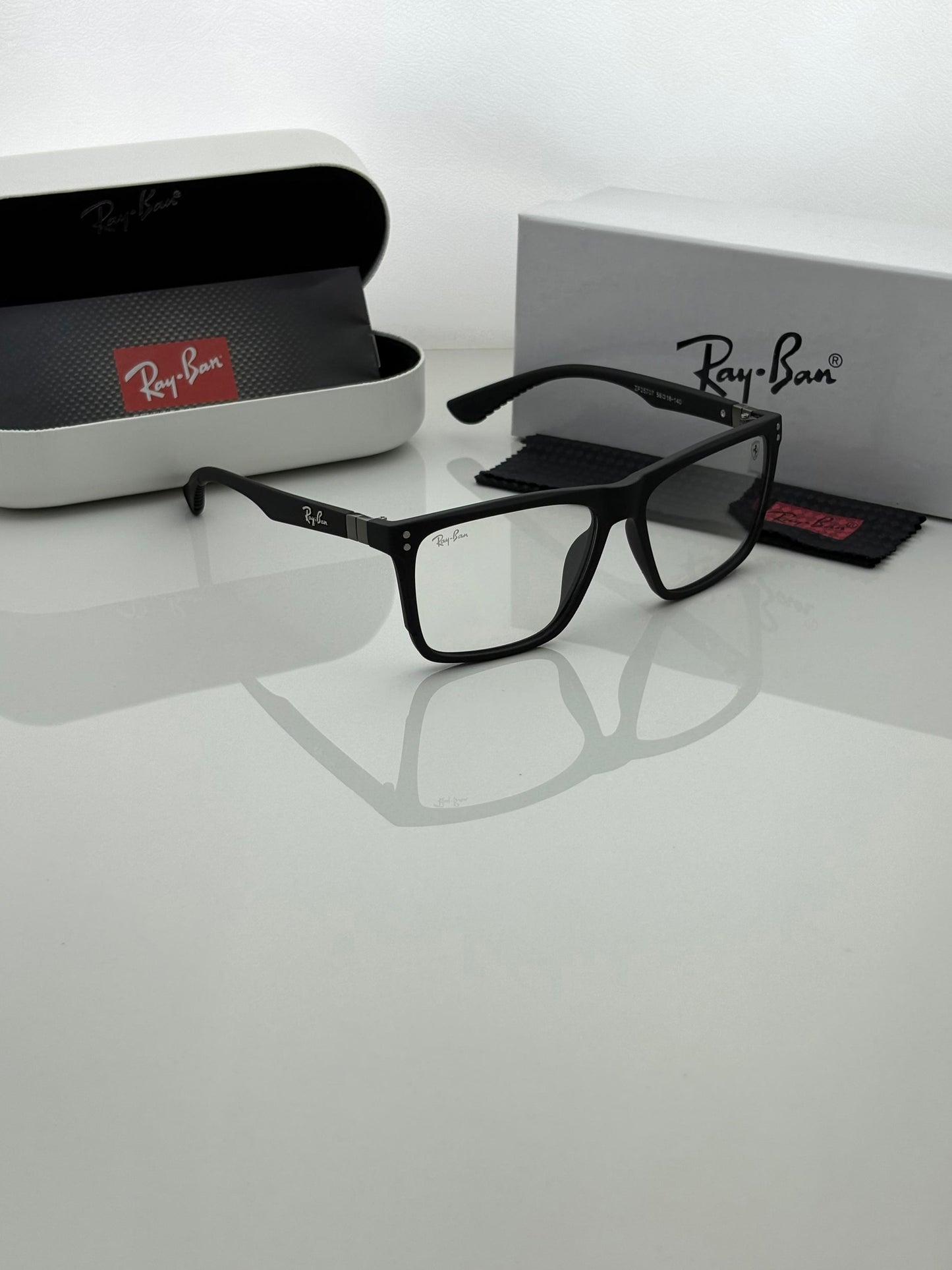 RB 25707 Black Plano