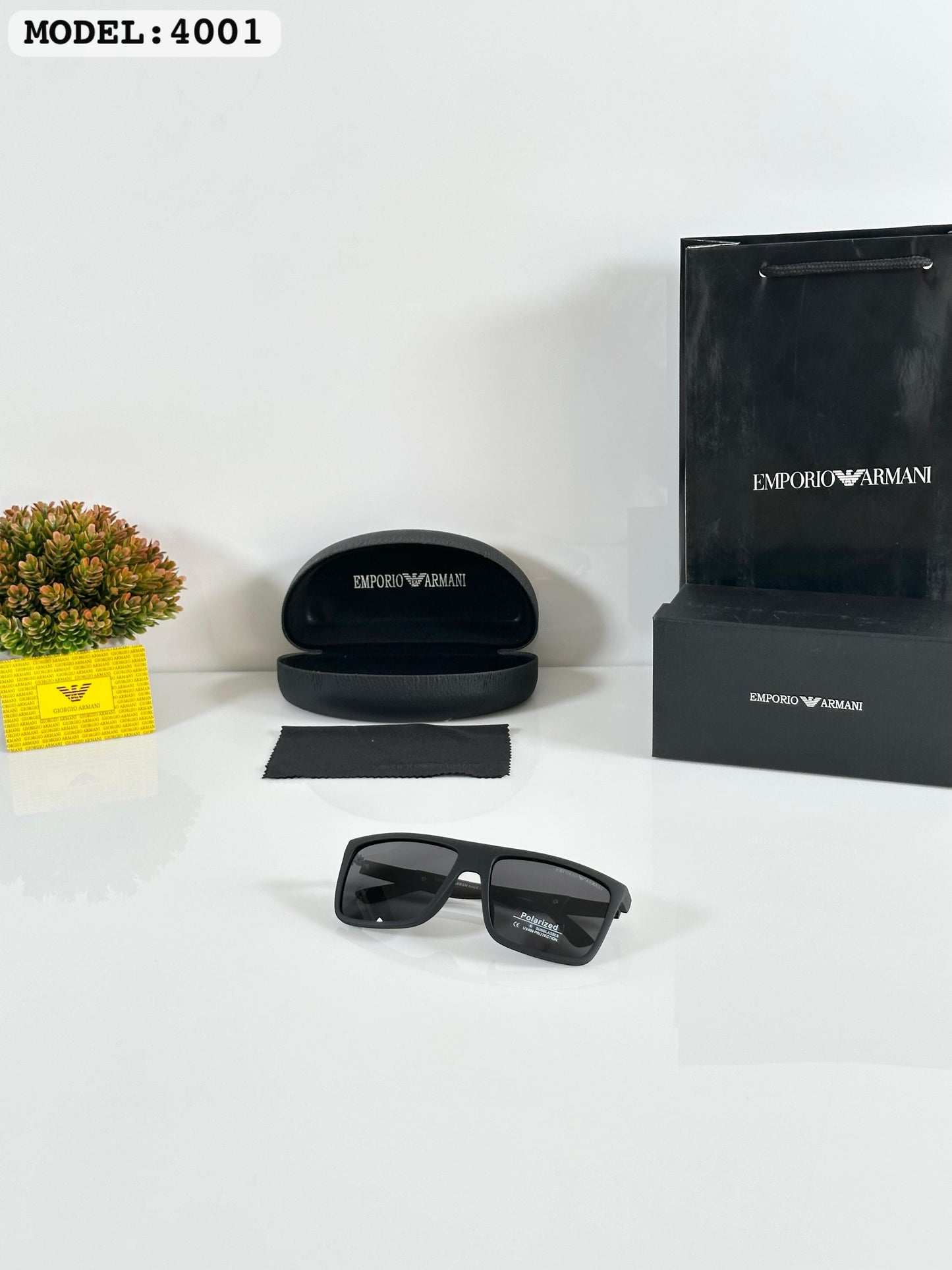 Emporrio Armanii Black 4001