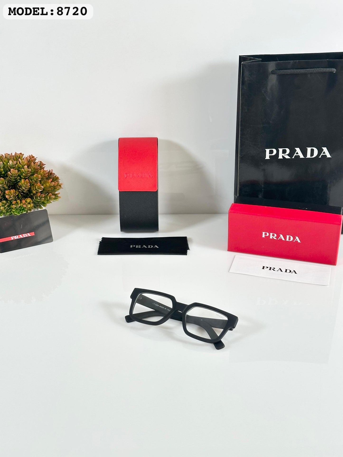 Pradaa 8720 Black Frame